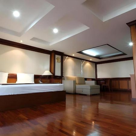 Alameda Suites Hotel Bangkok Esterno foto