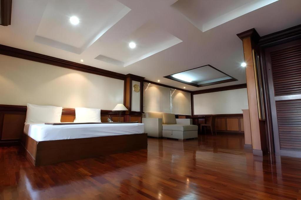 Alameda Suites Hotel Bangkok Esterno foto